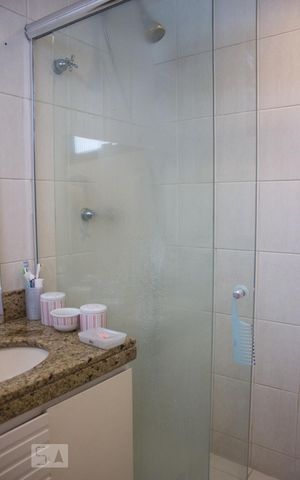 Apartamento para alugar com 160m², 2 quartos e 2 vagas Apartamento para alugar com 160m², 2 quartos e 2 vagasBanheiro da Suite