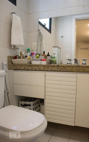 Apartamento para alugar com 160m², 2 quartos e 2 vagas Apartamento para alugar com 160m², 2 quartos e 2 vagasBanheiro da Suite