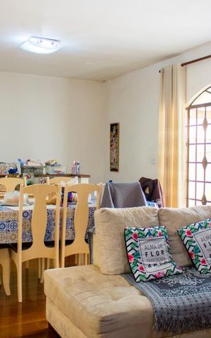 Casa à venda com 268m², 5 quartos e 1 vaga Casa à venda com 268m², 5 quartos e 1 vagaSala 1