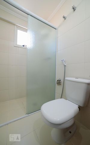 Apartamento à venda com 116m², 3 quartos e 2 vagas Apartamento à venda com 116m², 3 quartos e 2 vagasBanheiro da Suíte