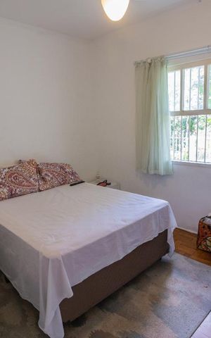 Casa à venda com 168m², 4 quartos e 2 vagas Casa à venda com 168m², 4 quartos e 2 vagasQuarto 1