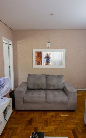 Casa à venda com 168m², 4 quartos e 2 vagas Casa à venda com 168m², 4 quartos e 2 vagasSala