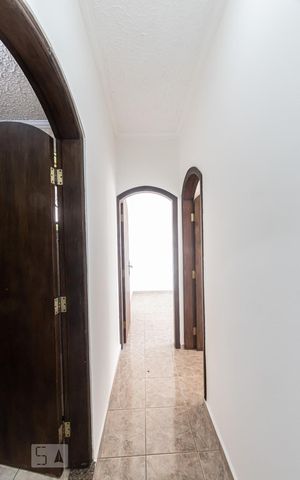 Casa à venda com 231m², 4 quartos e 1 vaga Casa à venda com 231m², 4 quartos e 1 vagaCorredor
