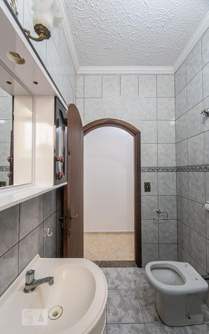 Casa à venda com 231m², 4 quartos e 1 vaga Casa à venda com 231m², 4 quartos e 1 vagaBanheiro Social 2