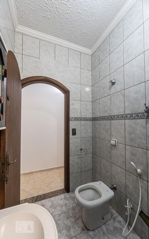 Casa à venda com 231m², 4 quartos e 1 vaga Casa à venda com 231m², 4 quartos e 1 vagaBanheiro Social 2