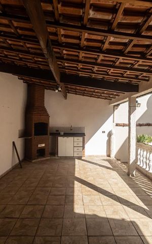 Casa à venda com 231m², 4 quartos e 1 vaga Casa à venda com 231m², 4 quartos e 1 vagaTerraço 1 Churrasqueira