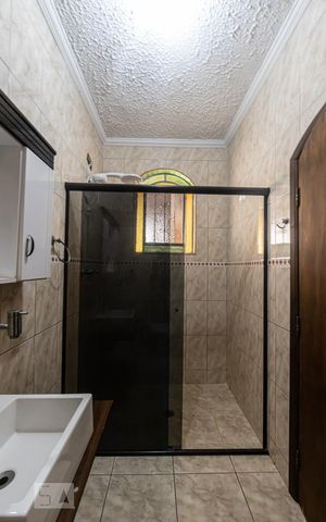 Casa à venda com 231m², 4 quartos e 1 vaga Casa à venda com 231m², 4 quartos e 1 vagaBanheiro Social 1
