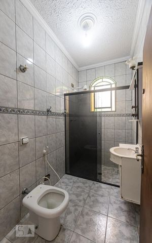 Casa à venda com 231m², 4 quartos e 1 vaga Casa à venda com 231m², 4 quartos e 1 vagaBanheiro Social 2