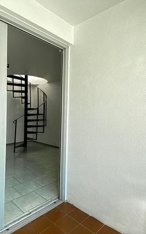 Apartamento para alugar com 110m², 1 quarto e sem vaga Apartamento para alugar com 110m², 1 quarto e sem vagaSacada Sala de Estar