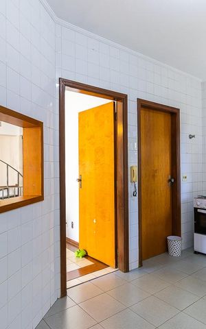 Casa à venda com 185m², 4 quartos e 1 vaga Casa à venda com 185m², 4 quartos e 1 vagaCozinha