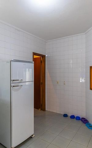 Casa à venda com 185m², 4 quartos e 1 vaga Casa à venda com 185m², 4 quartos e 1 vagaCozinha