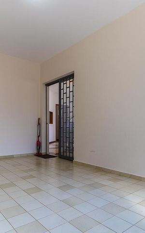 Casa à venda com 185m², 4 quartos e 1 vaga Casa à venda com 185m², 4 quartos e 1 vagaVaga de garagem
