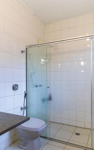 Casa à venda com 185m², 4 quartos e 1 vaga Casa à venda com 185m², 4 quartos e 1 vagaBanheiro da suíte 1