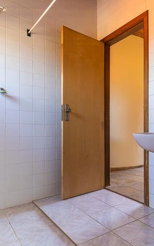 Casa à venda com 185m², 4 quartos e 1 vaga Casa à venda com 185m², 4 quartos e 1 vagaBanheiro da suíte 2