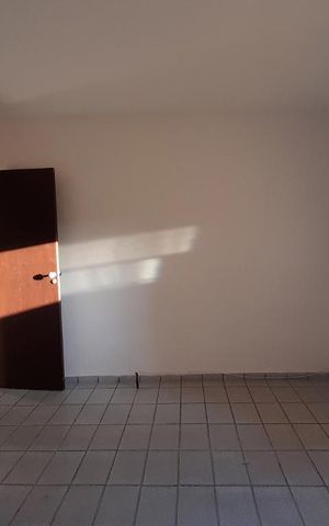 Casa à venda com 240m², 5 quartos e 3 vagas Casa à venda com 240m², 5 quartos e 3 vagasQuarto 4