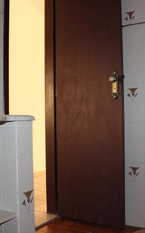 Casa à venda com 240m², 5 quartos e 3 vagasBanheiro Social