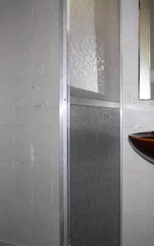 Casa à venda com 240m², 5 quartos e 3 vagasDetalhe do Banheiro da Suíte