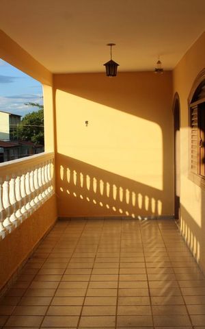 Casa à venda com 240m², 5 quartos e 3 vagasVaranda