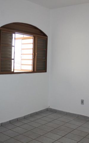 Casa à venda com 240m², 5 quartos e 3 vagasQuarto 5 - Suíte 