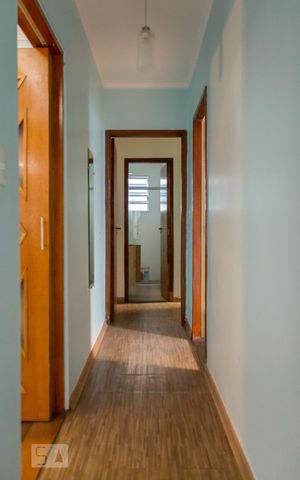 Casa para alugar com 340m², 3 quartos e 7 vagas Casa para alugar com 340m², 3 quartos e 7 vagasCorredor