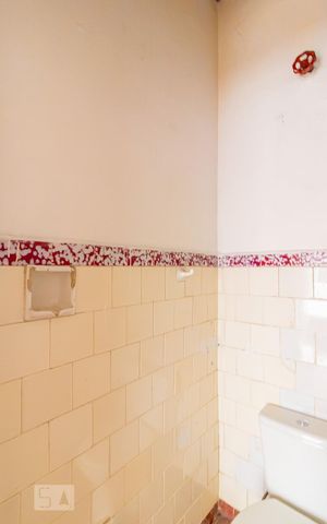 Casa para alugar com 84m², 2 quartos e 1 vaga Casa para alugar com 84m², 2 quartos e 1 vagaBanheiro