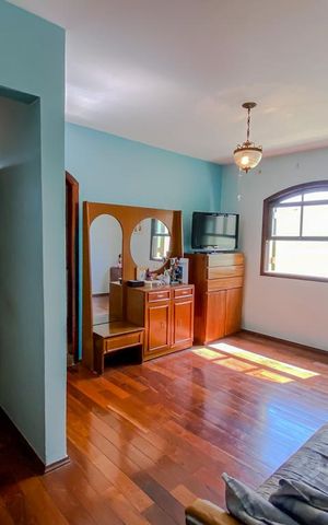 Casa à venda com 280m², 4 quartos e 2 vagasSuite