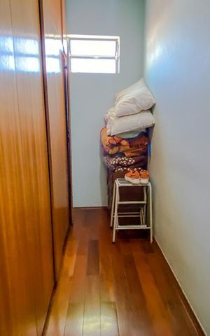 Casa à venda com 280m², 4 quartos e 2 vagasCloset da Suite