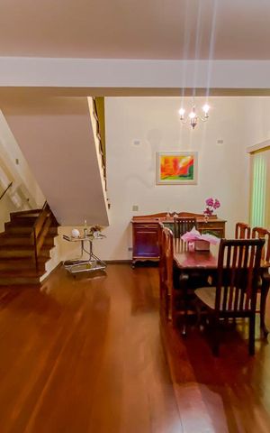 Casa à venda com 280m², 4 quartos e 2 vagasSala