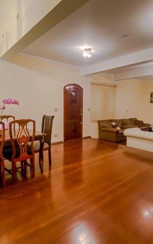 Casa à venda com 280m², 4 quartos e 2 vagasSala