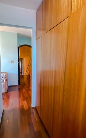 Casa à venda com 280m², 4 quartos e 2 vagasCloset da Suite