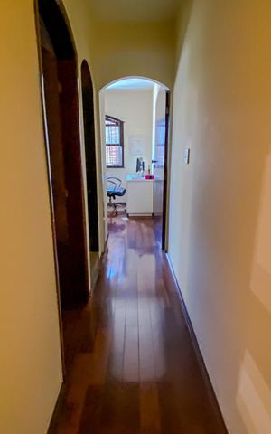 Casa à venda com 280m², 4 quartos e 2 vagasAr condicionado