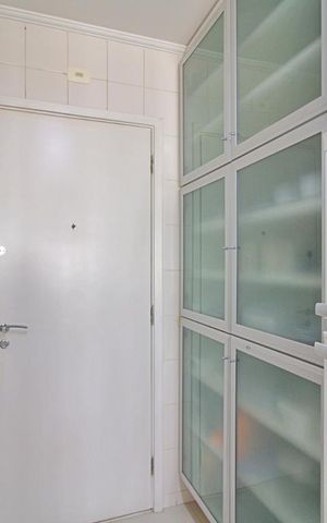 Apartamento para alugar com 100m², 2 quartos e 2 vagas Apartamento para alugar com 100m², 2 quartos e 2 vagasCozinha