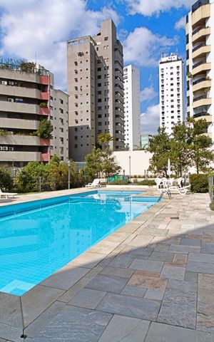 Apartamento para alugar com 100m², 2 quartos e 2 vagas Apartamento para alugar com 100m², 2 quartos e 2 vagasÁrea comum - Piscina