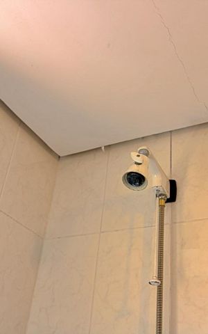 Apartamento para alugar com 100m², 2 quartos e 2 vagas Apartamento para alugar com 100m², 2 quartos e 2 vagasBanheiro da Suíte 1