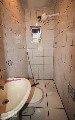 Casa à venda com 150m², 5 quartos e 3 vagasBanheiro Casa 2