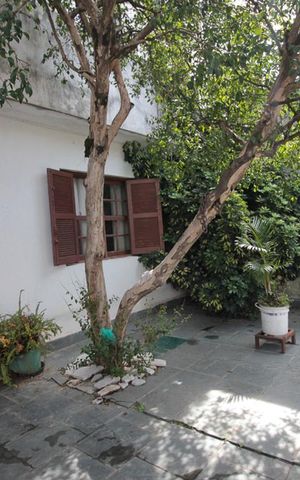 Casa à venda com 150m², 5 quartos e 3 vagasFachada