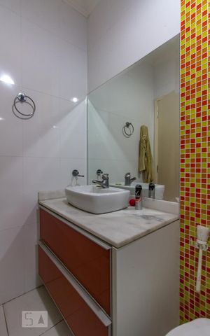 Casa à venda com 180m², 3 quartos e 4 vagas Casa à venda com 180m², 3 quartos e 4 vagasBanheiro Suíte Quarto 1