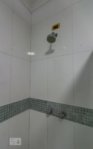 Casa à venda com 180m², 3 quartos e 4 vagas Casa à venda com 180m², 3 quartos e 4 vagasBanheiro Suíte Quarto 2