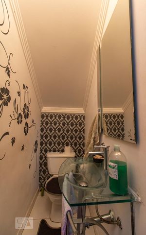 Casa à venda com 180m², 3 quartos e 4 vagas Casa à venda com 180m², 3 quartos e 4 vagasLavabo