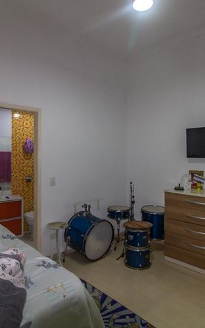 Casa à venda com 180m², 3 quartos e 4 vagas Casa à venda com 180m², 3 quartos e 4 vagasQuarto Suíte 1