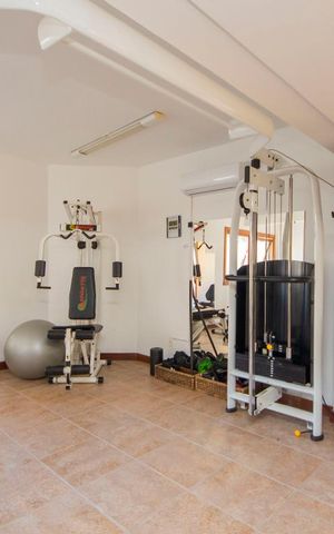 Apartamento à venda com 139m², 4 quartos e 2 vagas Apartamento à venda com 139m², 4 quartos e 2 vagasÁrea comum - Academia