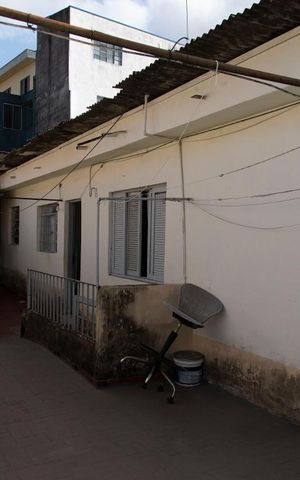 Casa à venda com 290m², 2 quartos e 7 vagas Casa à venda com 290m², 2 quartos e 7 vagasÁrea externa