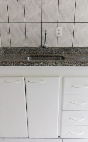 Apartamento à venda com 52m², 2 quartos e 1 vagaCozinha - pia e gabinete