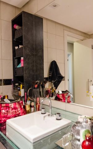 Apartamento à venda com 220m², 4 quartos e 3 vagas Apartamento à venda com 220m², 4 quartos e 3 vagasBanheiro Social