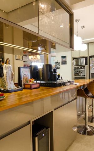 Apartamento à venda com 220m², 4 quartos e 3 vagas Apartamento à venda com 220m², 4 quartos e 3 vagasCozinha