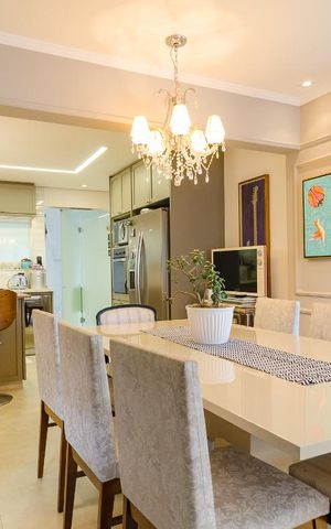 Apartamento à venda com 220m², 4 quartos e 3 vagas Apartamento à venda com 220m², 4 quartos e 3 vagasSala de Jantar