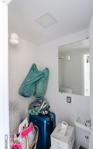 Apartamento à venda com 220m², 4 quartos e 3 vagas Apartamento à venda com 220m², 4 quartos e 3 vagasBanheiro de Serviço