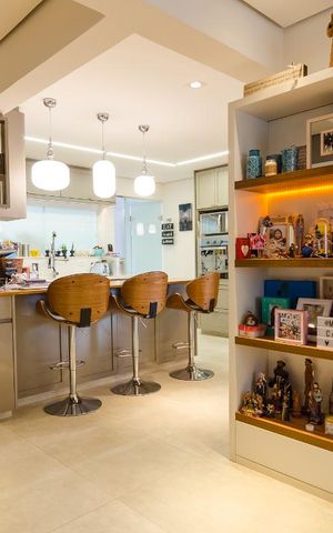 Apartamento à venda com 220m², 4 quartos e 3 vagas Apartamento à venda com 220m², 4 quartos e 3 vagasCozinha
