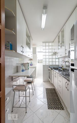 Apartamento à venda com 64m², 2 quartos e 1 vagaCozinha