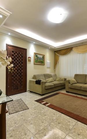 Casa à venda com 190m², 3 quartos e 3 vagas Casa à venda com 190m², 3 quartos e 3 vagasSala